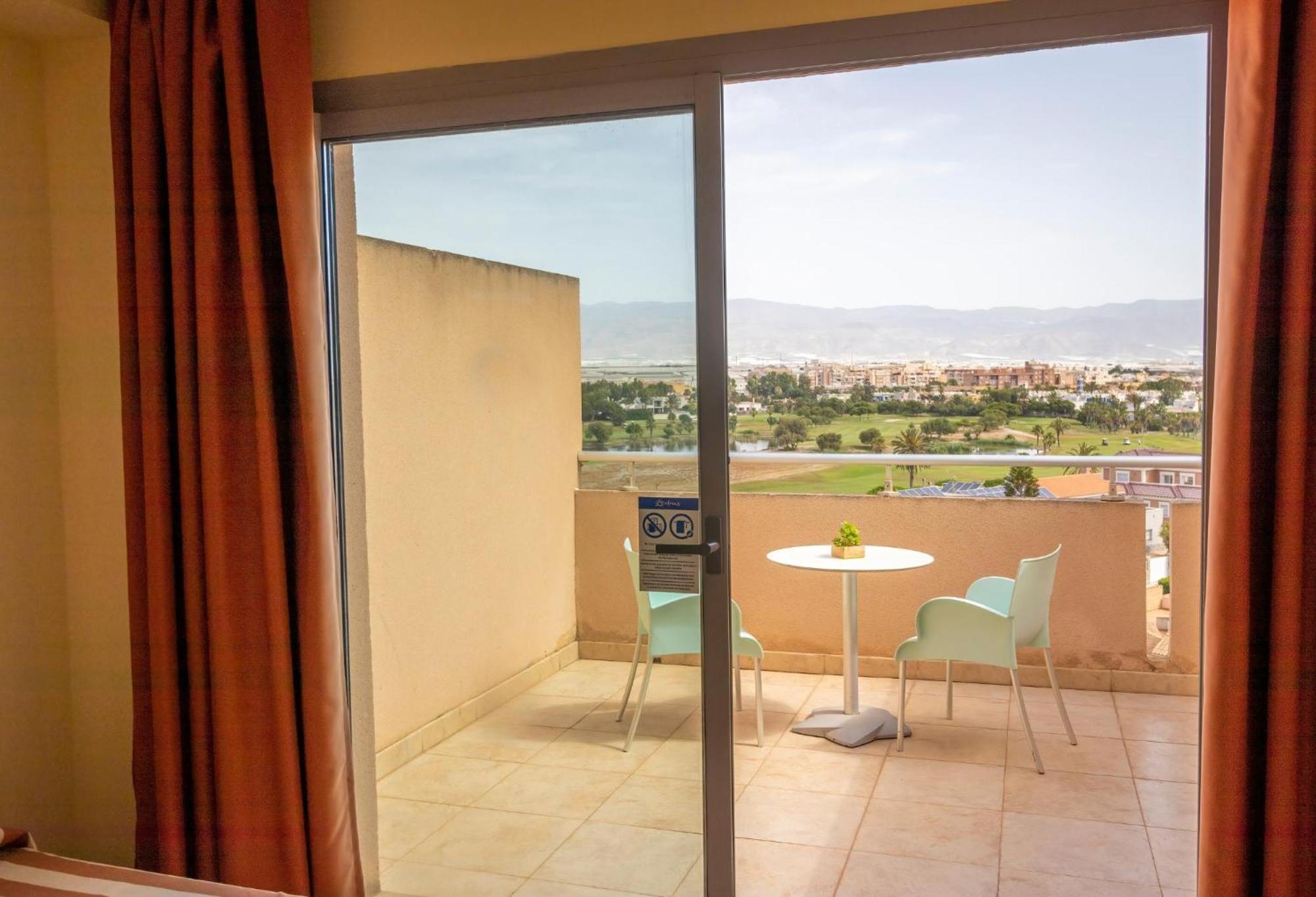 Hotel Ohtels Fenix Family Roquetas de Mar Exterior foto