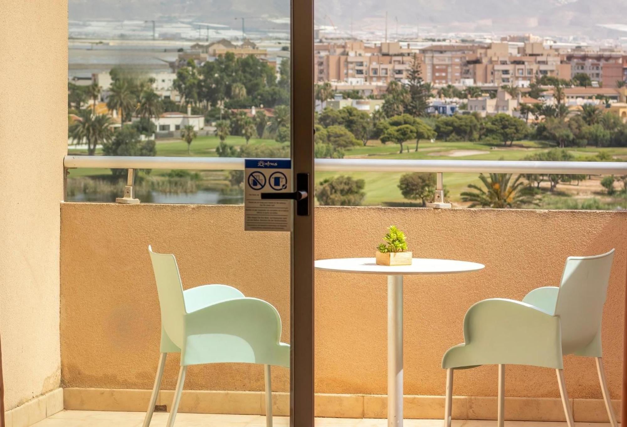 Hotel Ohtels Fenix Family Roquetas de Mar Exterior foto
